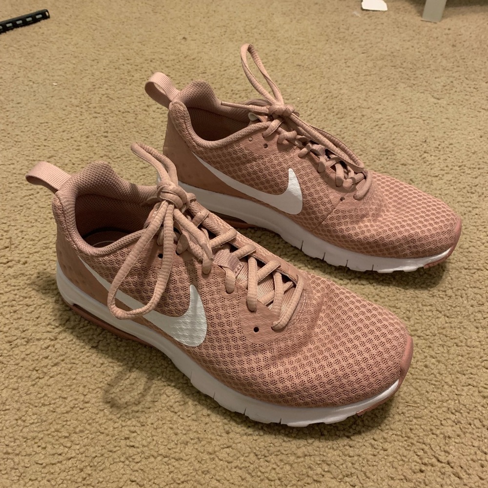 Nike Air Tennis Shoes